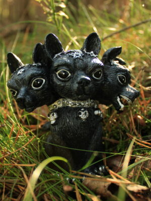Figurka "Trójgłowy pies"