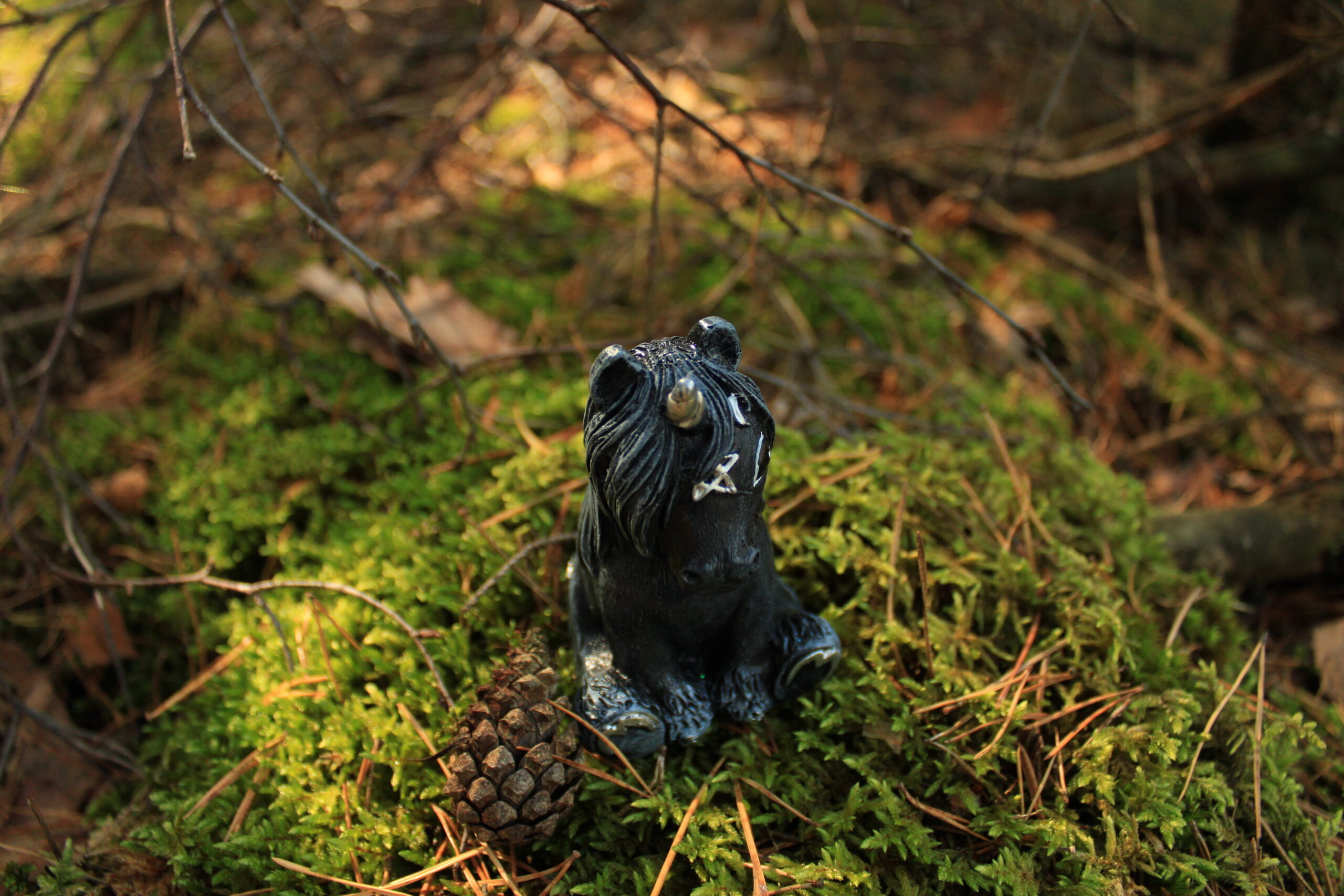Figurka "Czarny jednorożec" - obrazek 2